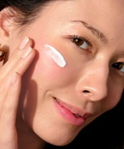 Neutrogena® Clear Face Serum Sunscreen With Green Tea Broad Spectrum SPF 60+ Fragrance Free -Neutrogena Shop 6806650 carousel 4