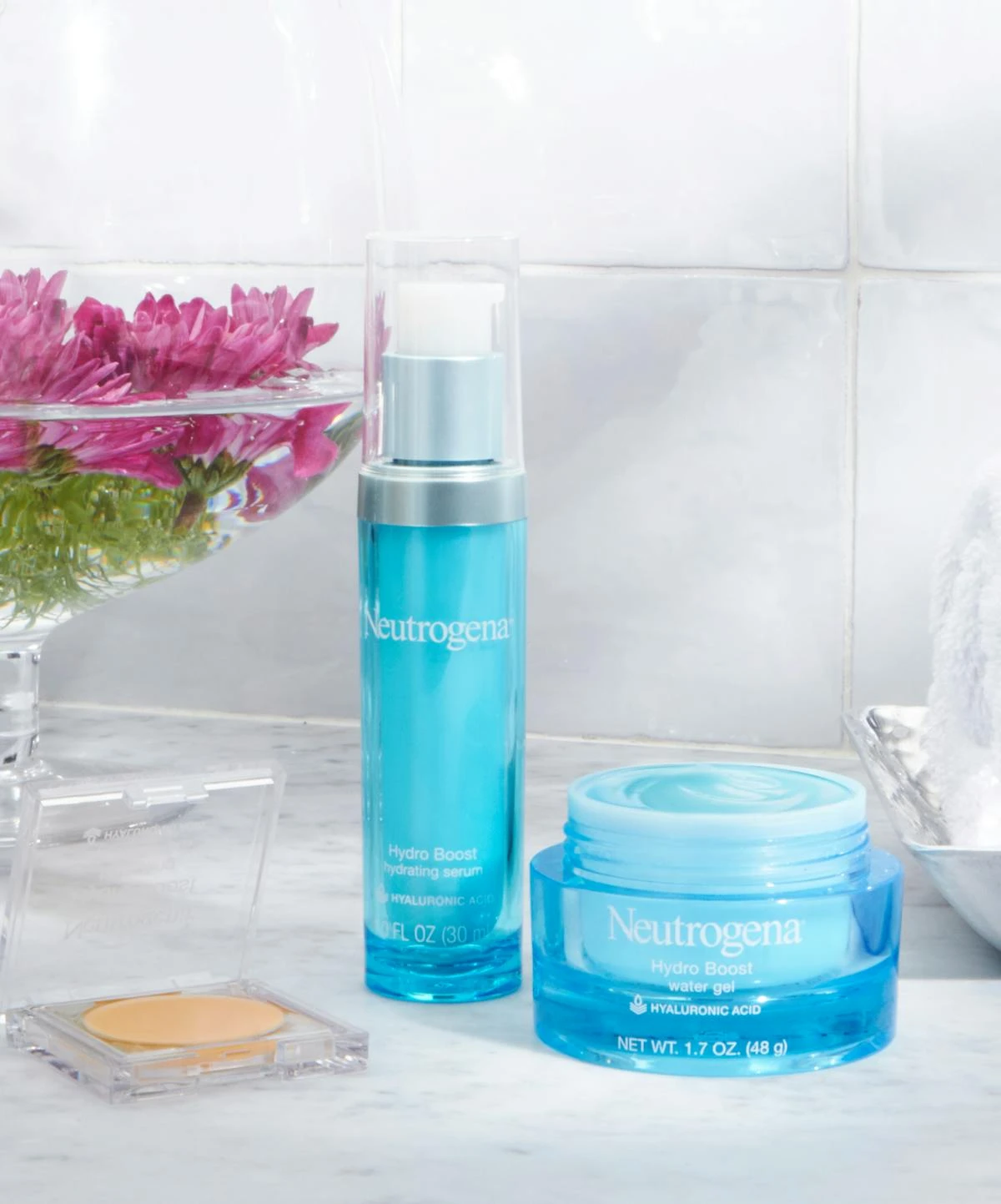 Neutrogena® Hydro Boost Hydrating Serum 6 Neutrogena® Hydro Boost Hydrating Serum - Image 4