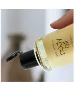 Neutrogena® Body Oil, Light Sesame Formula For Dry Skin -Neutrogena Shop alt 3 v2
